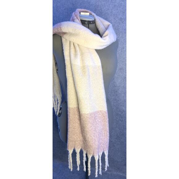 NWT Gentle Fawn Scarf Shawl Wrap Fringe Women’s One Size Pink Cream White Boho - Picture 9 of 13